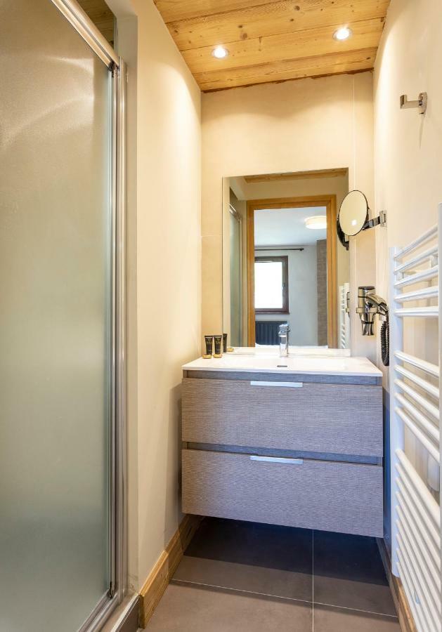 Two-Bedroom Apartment Cabin,828756086:JPEG